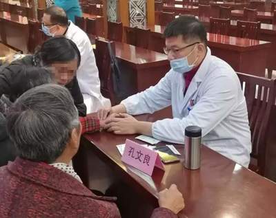 江阴市中医院携手普惠社区 中医养生进社区，义诊服务暖人心